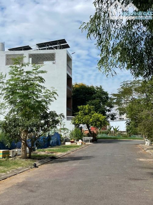 1 Lô Duy Nhất Góc 2 Mặt Tiền View Rạch Xuyên Tâm - Đối Diện ĐH Văn Lang Chỉ 129tr/m2