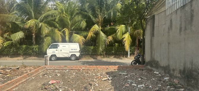 DT 123m(6 x20,5m) giá 5.7 tỷ , đường nhựa 10m, mặt tiền kinh doanh