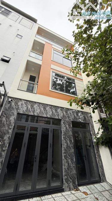 GIÁP TÂN PHÚ🧧 🎋 DT: 55M2 ( 5,5 x 10 ) - 4 TẦNG - 4PN - HẺM XE TẢI - CHỈ 6.1TỶ