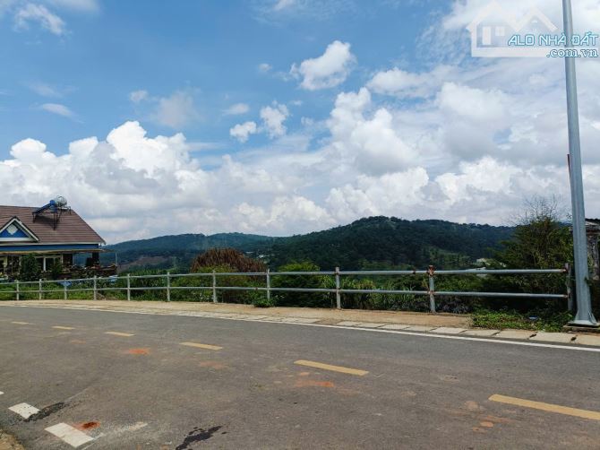 Bán Đất Biệt Thự Mặt Tiền Măng Lin, Phường 7, TP. Đà Lạt – View Núi & Đồi Thông Thơ Mộng