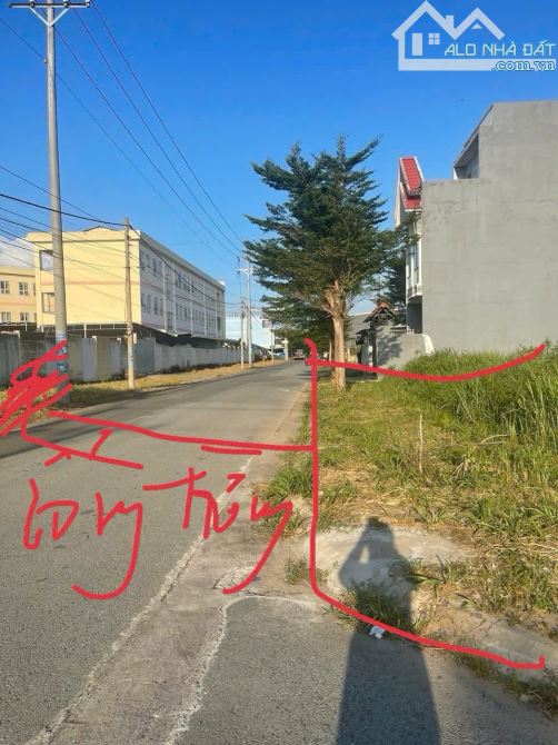 LÔ GÓC 2 MẶT TIỀN – 136M² – NGAY TRƯỜNG HỌC – KHU DÂN CƯ MỸ HẠNH, HOÀNG GIA – GIÁ CHỈ 2,6