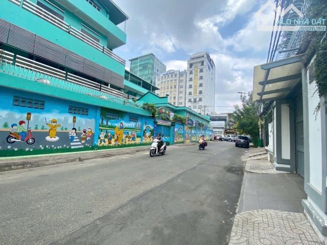 HẺM XE TẢI TRÁNH NGAY NGÃ TƯ HÀNG XANH - TIỆN XÂY MỚI 103M2(7x15) -  16.3 TỶ TL