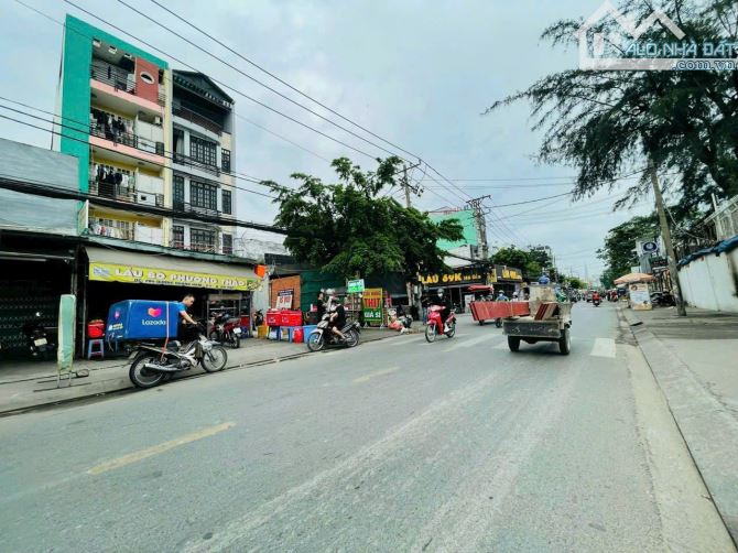 Biệt thự ngang 13.5 x 17m cn 212m2 đất, gần ngay bờ sông đang thi công tuyệt đẹp