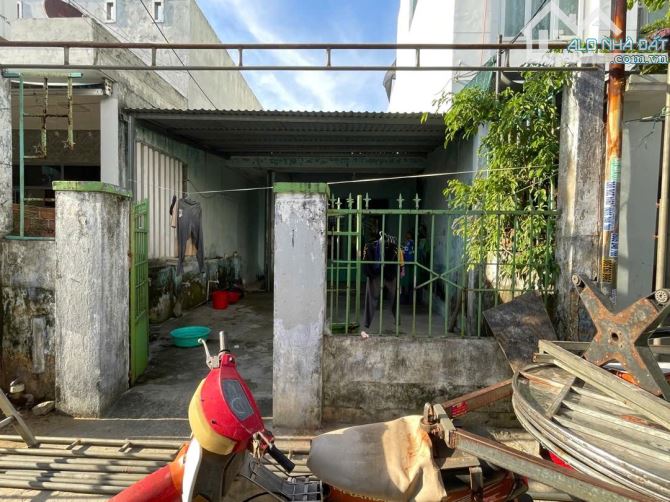 Chỉ 7x tỷ Bán ĐẤT tặng nhà Cấp 4 - 103m2 Chính Hữu - sẵn dòng tiền thuê - Vị trí đẹp VIP