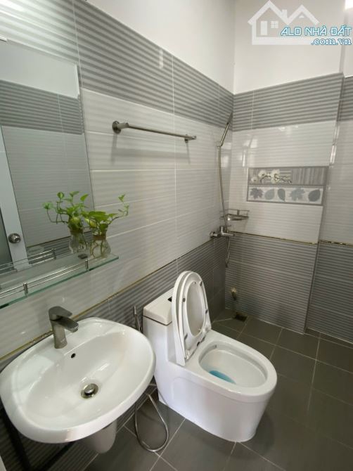 CHỈ 8.xx TỶ -🔥DÒNG TIỀN KHOÁN 30TR/THÁNG🔥 - HẺM XE TẢI 6M - 5 TẦNG - 45M2 - NGANG HIẾM 6