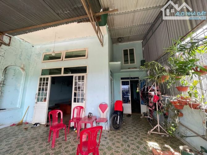 BÁN ĐẤT TẶNG NHÀ CẤP 4 HẺM PHẠM PHÚ THỨ, 6,7x20M, GIÁ 3,06 TỶ