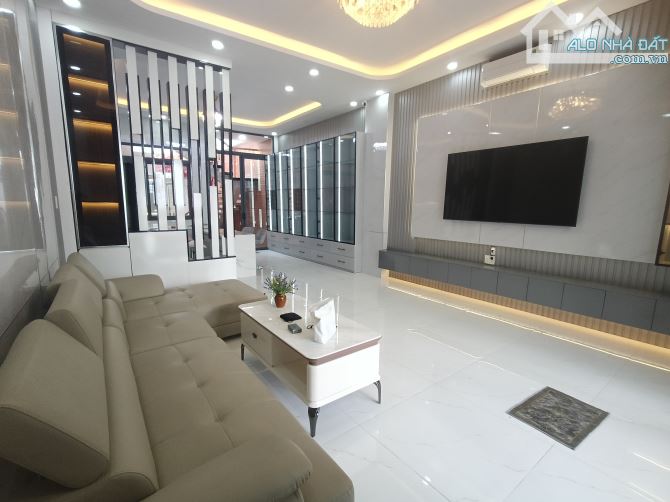 DT 5X30 TẶNG FULL NỘI THẤT & THIẾT BỊ ĐIỆN TỬ GIÁ CHỈ NHỈNH 3X TỶ