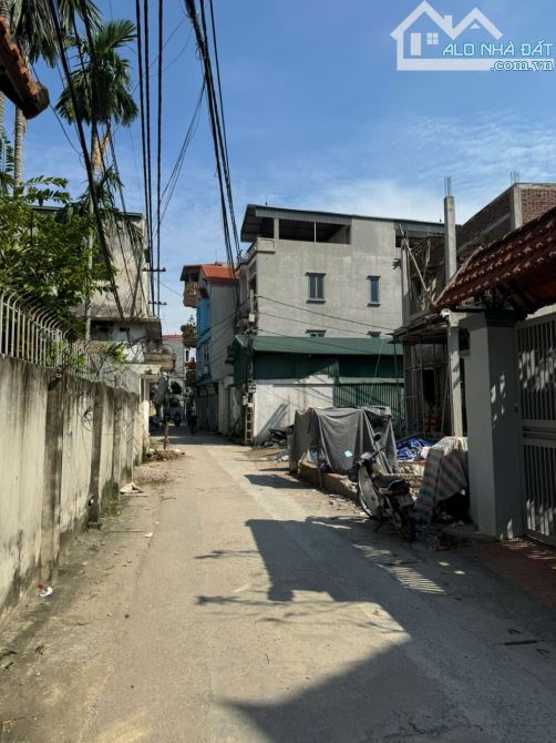 Bán Đất Ngọc hồi DT66m * Giá 5.6tỷ. Lô góc cực hiếm