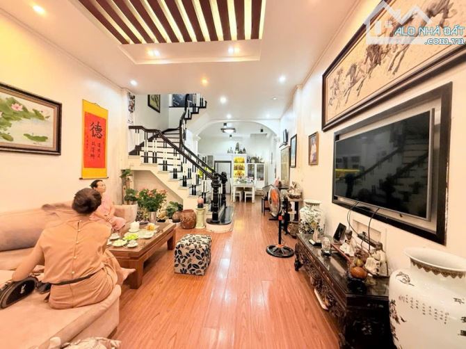 Bán nhà phố Lê Trực, Điện Biên Phủ, trung tâm Ba Đình DT 54m2, 5 tầng khu phân lô dân
