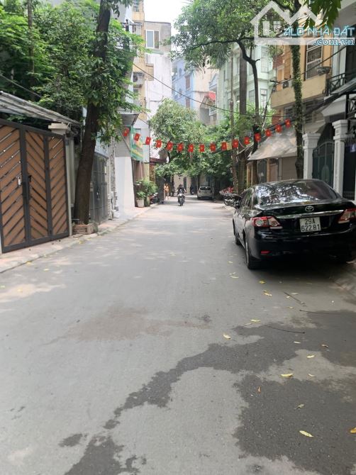 Phân lô Hoàng Cầu - ngõ thông - ô tô tránh đỗ vào nhà - 65m2 - 5 tầng thang máy - ở/vphòng
