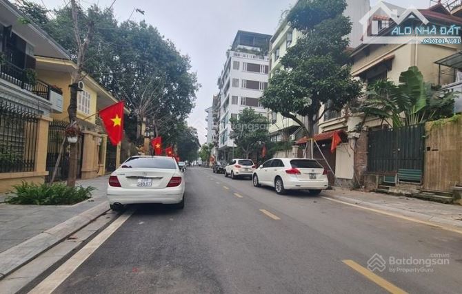 6 tầng thang máy Hồ Tây, ô tô vào nhà, 51m2 MT rộng giá chỉ 14 tỷ
