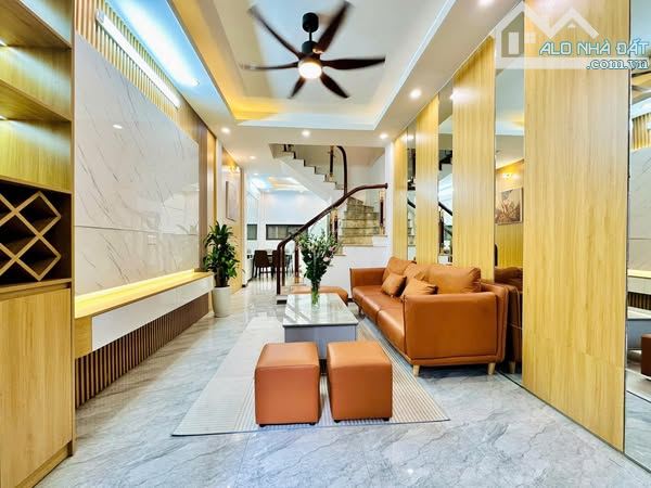 BÁN PHỐ HỒNG MAI – HAI BÀ TRƯNG, MẶT PHỐ ĐƯỜNG Ô TÔ TRÁNH, VỈA HÈ RỘNG, KINH DOANH.