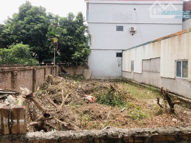 HẠ CHÀO 4 TỶ-BÁN LÔ ĐẤT ĐẸP  GIANG BIÊN-NGÕ Ô TÔ-VUÔNG ĐẸP - BỀ THẾ-TRUNG TÂM-136M- 16 TỶ