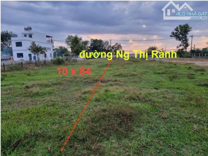Bán đất Mặt Tiền Nguyễn Thị Rành xã Tân An Hội cách QL22 600m 848m2 100m thổ