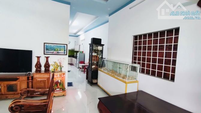 NHÀ TRUNG TÂM PHỐ CỔ GIÁ SOCK HẺM Ô TÔ