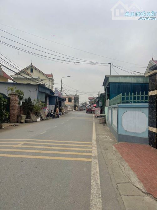 🔥THẬT 100% - LÔ ĐẤT QUẢNG THANH - Ô TÔ 7 CHỖ ĐỖ CỬA - ĐẤT ĐÔ THỊ 70M2 650Tr🔥🔥