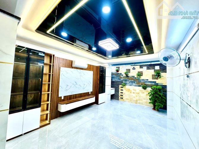 Bán nhà MTKD Phan Xích Long, Q11 dt 4x18, 6 Tầng thang máy giá 14 tỷ 79 tl