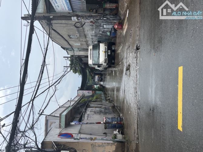 KHU PHÂN LÔ DÂN TRÍ– NHÀ 3 TẦNG BTCT –59.7M2–  HXH