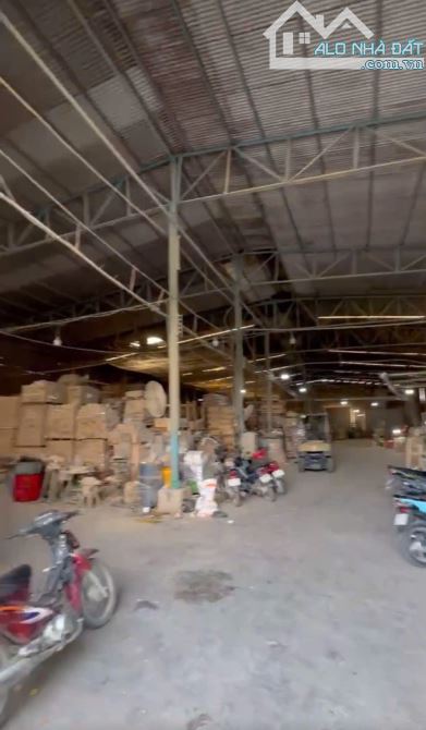 Bán xưởng 3 mặt tiền Thiện Tân, đường nhựa, vị trí đẹp
