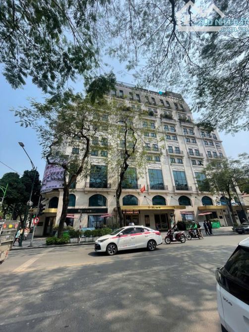 Bán chung cư cao cấp T - Place 33 Hàng Bài, Hoàn Kiếm 9 tầng, DT 60m2 full sổ lâu dài