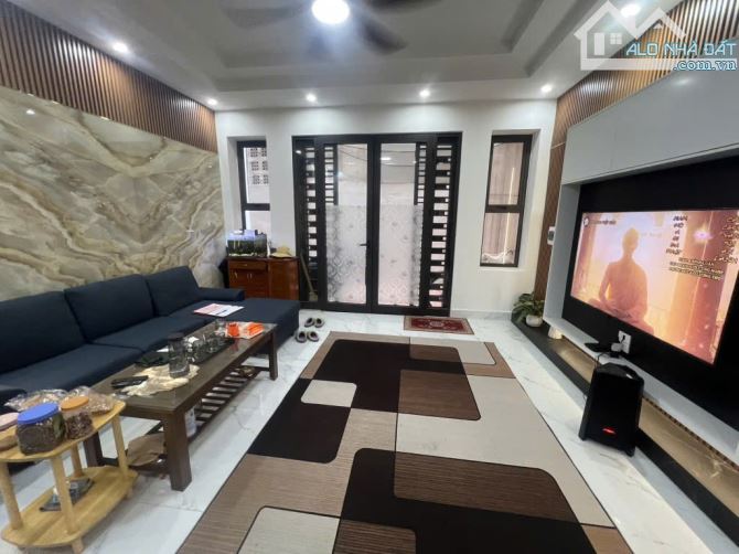 BÁN NHÀ TRUNG TÂM THẠCH BÀN – 45M – 4 TẦNG – GẦN Ô TÔ – 8,2 TỶ,AOEN LONG BIEN