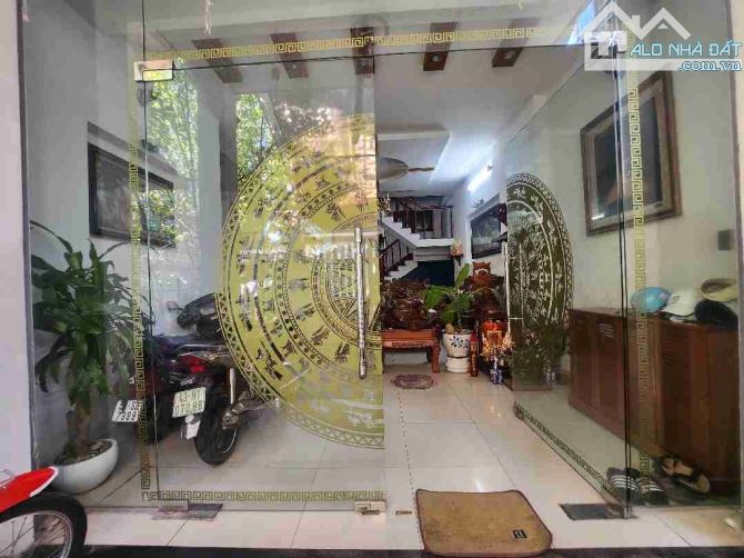 NHÀ 2 TẦNG KẸP KIỆT, 3 MẶT THOÁNG PHỐ TRẦN KHÁNH DƯ – NGAY KHU PHỐ DU LỊCH AN THƯỢNG