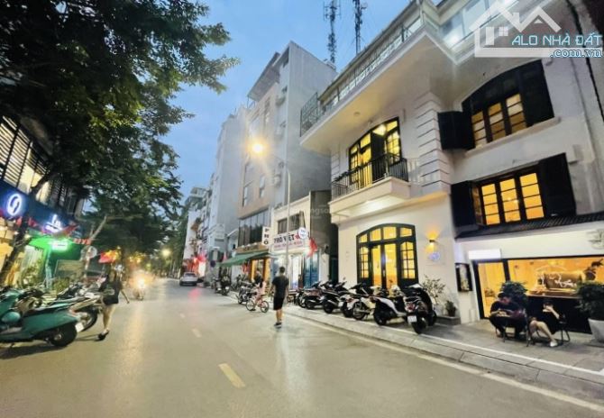 Cực hiếm mặt phố vip Q.Tây Hồ🌹9 nổi 1 hầm, sky bar view hồ, DT 102m2 - MT 5.6m