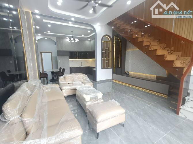 MẶT TIỀN ĐƯỜNG NỘI BỘ 6M THÔNG TỨ TUNG CÁCH ĐƯỜNG DT 835D CHỈ 50M