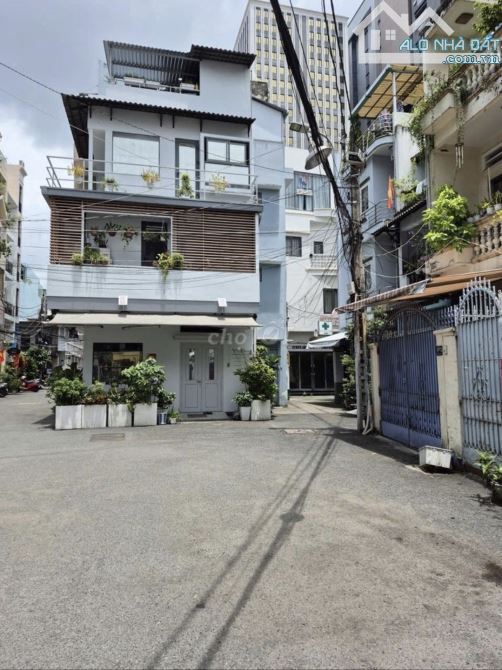 Bán nhà Nguyễn Thị Minh Khai. Q1. Dt 8x10. giá tốt
