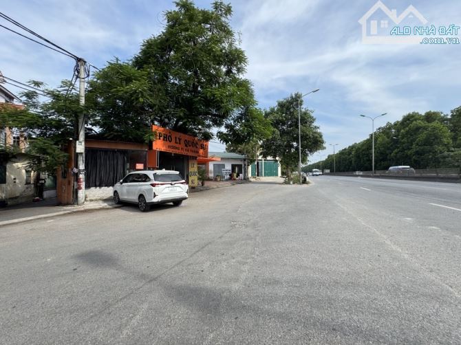 ✅ĐẤT ĐẸP Ô TÔ ĐỖ CỔNG XUNG QUANH NHIỀU TIỆN ÍCH GẦN KHU CÔNG NGHIỆP BẮC THĂNG LONG - CÁCH