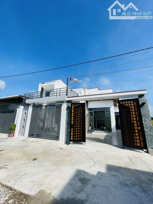 Nhà đẹp đường oto 5m mới xây P9, Tp Mỹ Tho Tiền Giang
