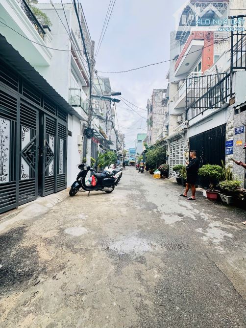 Bán Căn Hộ Dịch Vụ 5 Lầu Có Thang Máy HĐT 50 Triệu/Th Phạm Văn Chiêu , Gò Vấp Giá 10.8 TL