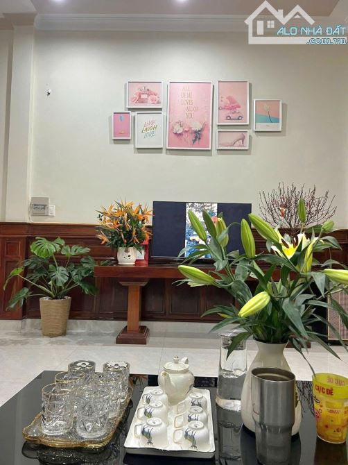 Bán nhà 3 tầng mặt tiền An Dương Vương, gần Bờ kè sông Trà Khúc, TP. Quảng Ngãi
