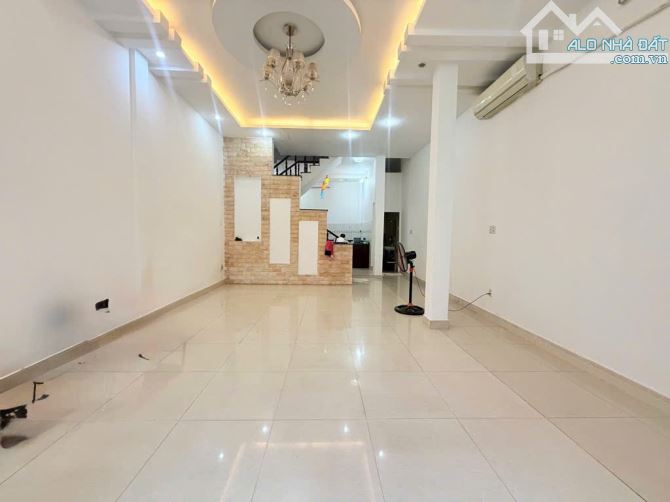 HẠ GIÁ 500 TRIỆU-NGAY NGÃ 4 HÀNG XANH-HXH 7 CHỖ-70M (5x14) 4 TẦNG-Giá 12,5 tỷ
