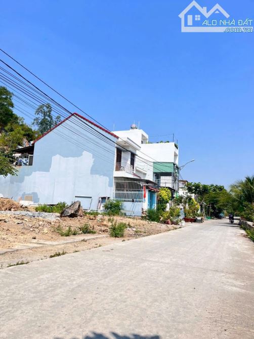 CHÍNH CHỦ CẦN BÁN LÔ ĐẤT MẶT TIỀN SÔNG TẮC – VĨNH THÁI, TP. NHA TRANG 2tỷ9