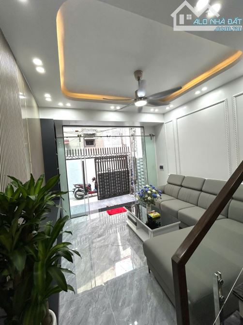 Bán nhà 3 tầng ngõ Phạm Hữu Điều 2.98 tỷ