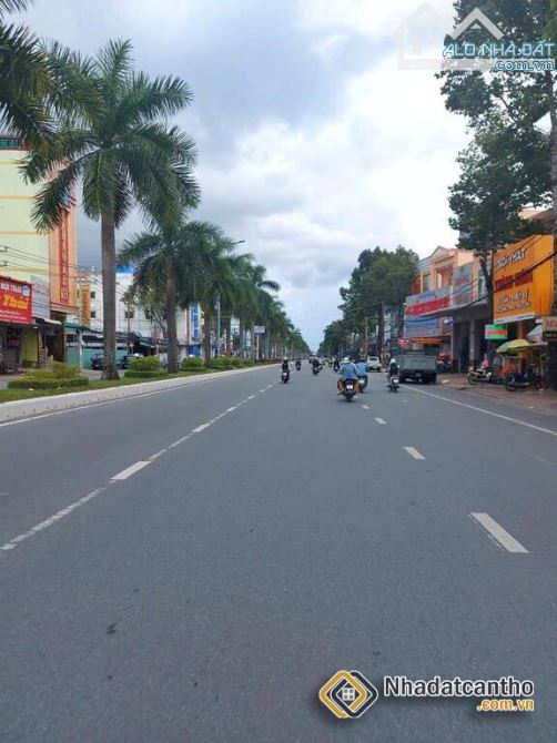 Bán nhà mặt tiền đường 3 tháng 2 , 309m2 , nở hậu 12