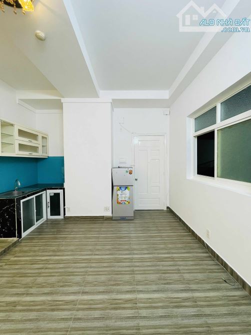 Bán căn hộ studio chung cư H2 Hoàng Diệu Quận 4 sổ riêng chỉ 2 tỷ 450