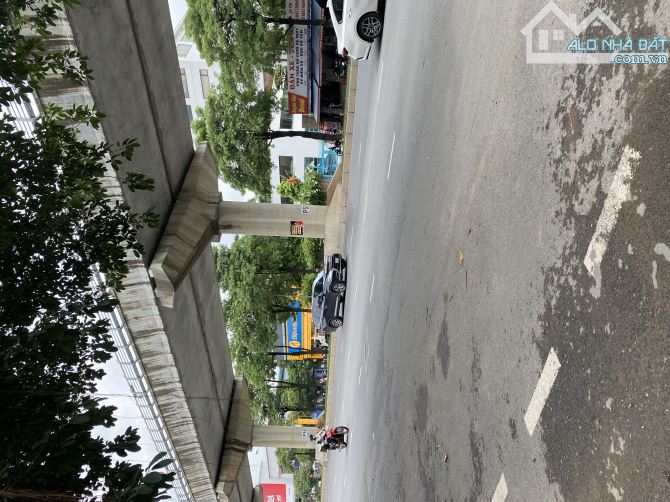 **BÁN NHÀ 5 TẦNG – GẦN ĐẠI HỌC CÔNG NGHIỆP, BẮC TỪ LIÊM **  _Thiết kế 5 tầng,