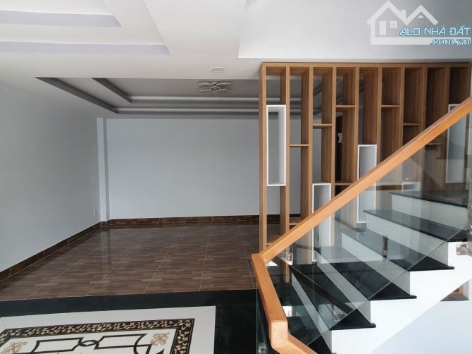 NHÀ 4 TẤM SÁT MT VÕ VĂN HÁT- THỦ ĐỨC- $ 6.2Đ XE TẢI TRÁNH NHAU- 4PN- NGANG 5.5m  + VỊ TRÍ