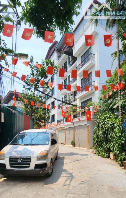 NHÀ ĐẸP PHÂN LÔ AN DƯƠNG VƯƠNG – Ô TÔ ĐỖ CỬA – FULL NỘI THẤT – GẦN CIPUTRA
