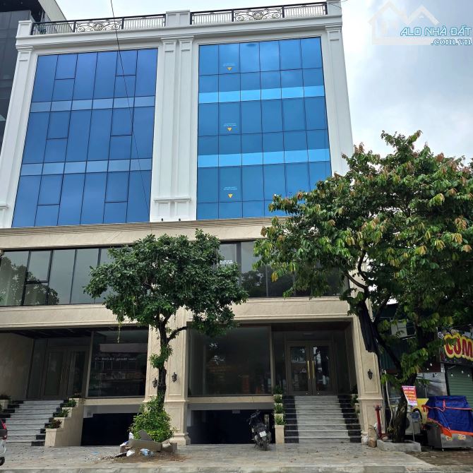 Tòa Nhà Cực Đẹp Bề Thế Phố Mới Đội Cấn 10 Tầng 90M2 62 Tỷ Mặt Tiền 8M