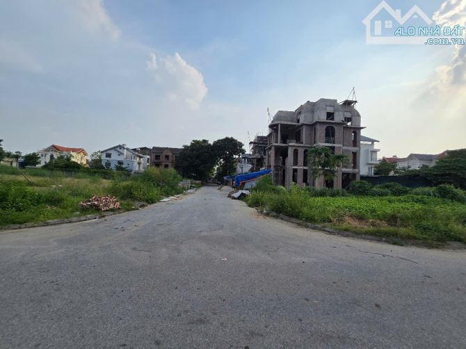 Bán lô góc biệt thự kđt an huy dt 342m2 + mt 17m hướng ĐB&TB giá 17.4 tỷ