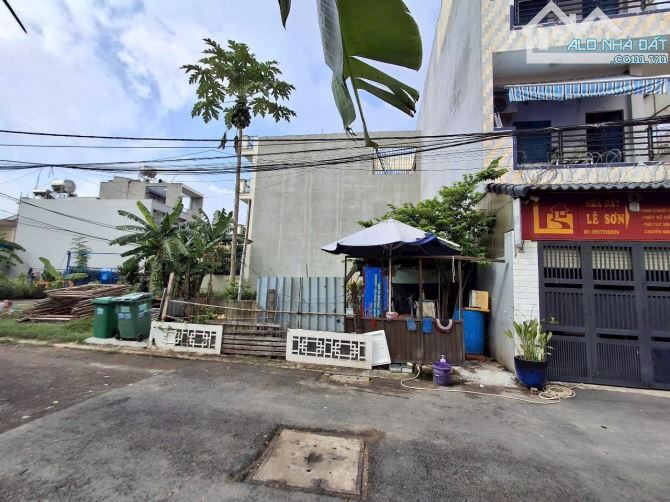 Chủ bán gấp 82,5m2 hẻm 12 đường 339 giá 6.9 tỷ
