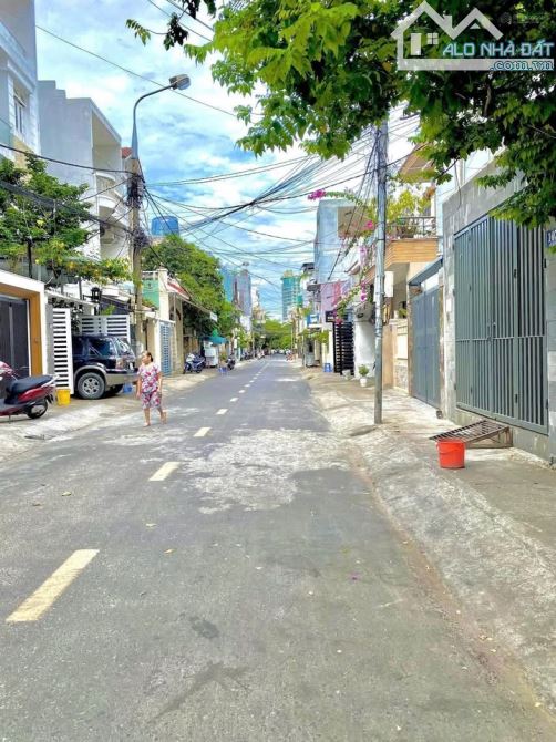 BÁN ĐẤT TẶNG NHÀ ĐƯỜNG LÊ LAI - VỊ TRÍ TTTP - DIỆN TÍCH 144M2 - GIÁ 12,X TỶ