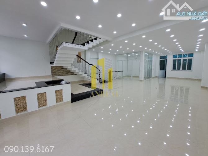 Cho Thuê Nhà Sàn Văn Phòng Trống Suốt 600m2 Hầm 3 Lầu Giá 75 Triệu