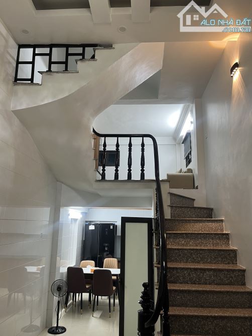 Bán nhà Kim Giang -ngõ rộng thoáng -nhà dân xây đẹp ở luôn -DT 30m -đủ công năng - 7.35 tỷ