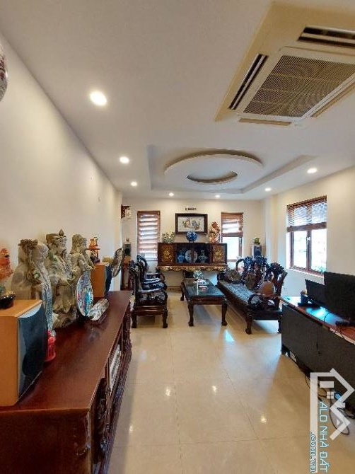 NGỒI NHÀ XEM BÓNG ĐÁ TRỰC TIẾP SÂN HÀNG ĐẪY. 7 TẦNG THANG MÁY 100M2 - TUYỆT CỦA ĐỈNH