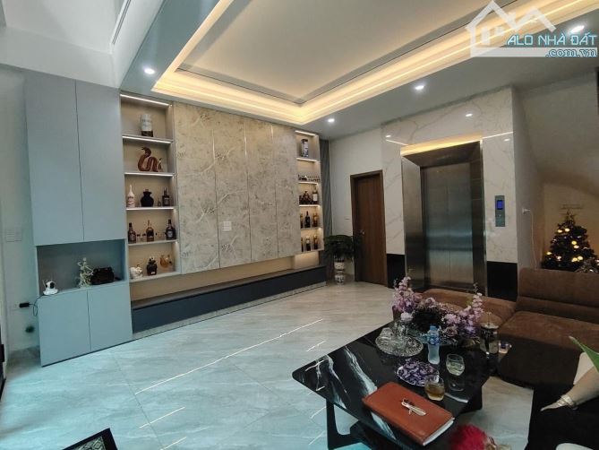 Hiếm! Phú Thượng 38m, 7 tầng thang máy, ô tô – full nội thất chỉ 10.8 tỷ