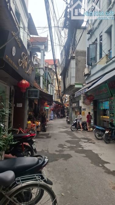 BÁN NHÀ ĐƯỜNG LÊ QUANG ĐẠO 45M2 DÂN XÂY - NGÕ THÔNG - ÔTÔ ĐỖ CỬA - CHỈ 10.9 TỶ
